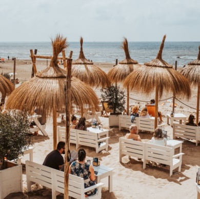 Een Zomerse Dag op het Strand